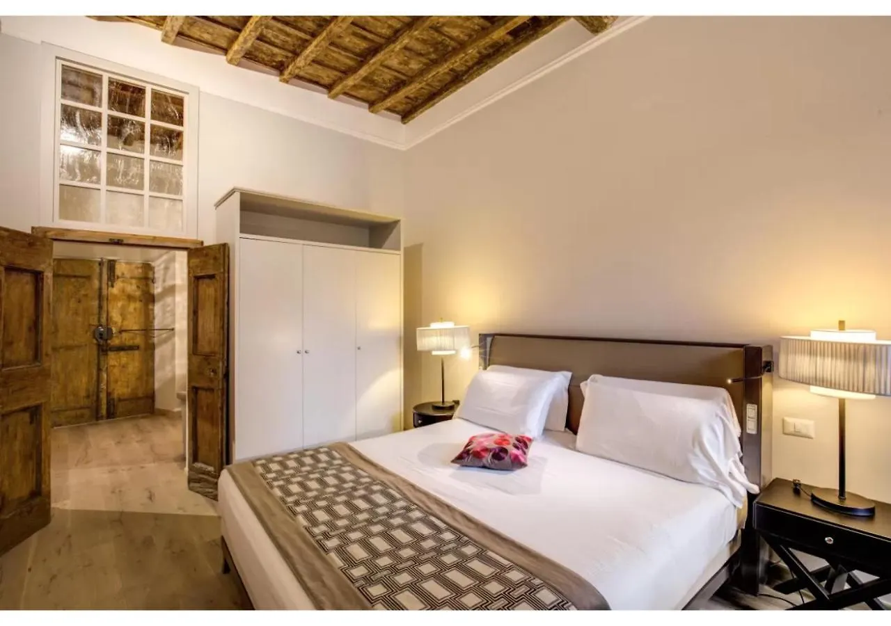 Suites Giulia Roma 0*,